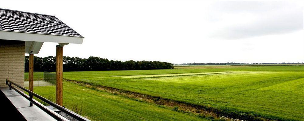 Landhotel De Ijsvogel Sint Nicolaasga Exteriör bild