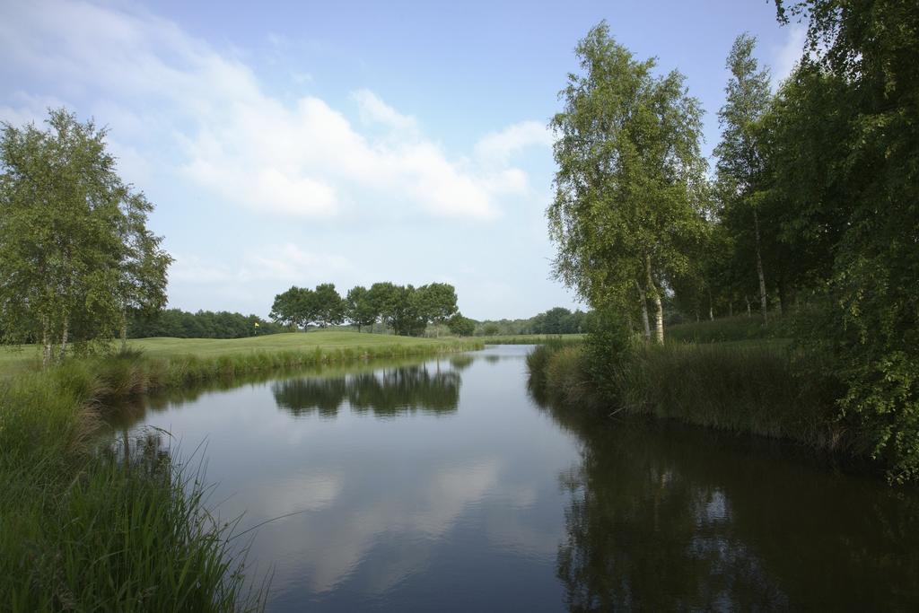 Landhotel De Ijsvogel Sint Nicolaasga Exteriör bild